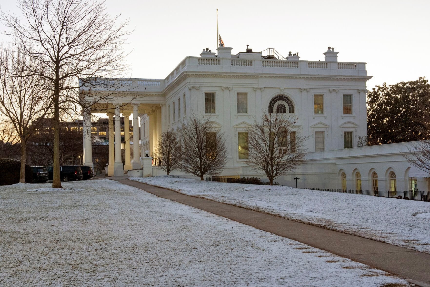 Live updates and video: Trump kicks off Inauguration Day pageantry