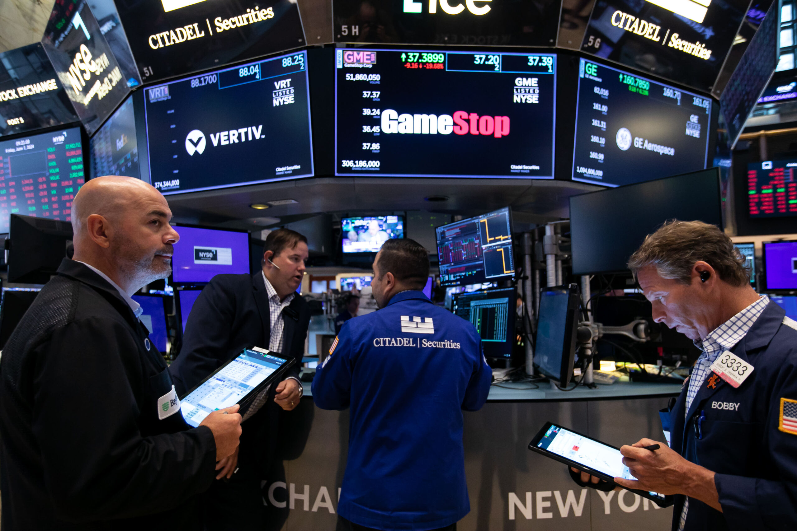 GameStop, MicroStrategy shares rise after Ryan Cohen posts photo with Michael Saylor