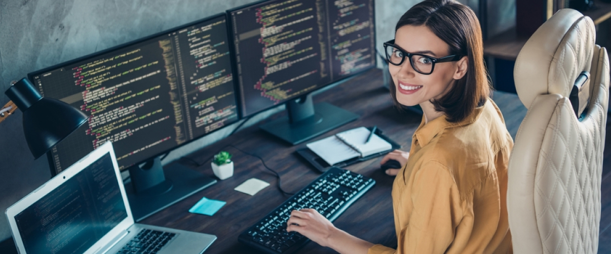 Workstation Laptop vs. Desktop: Which One is the Best Investment for Professionals?