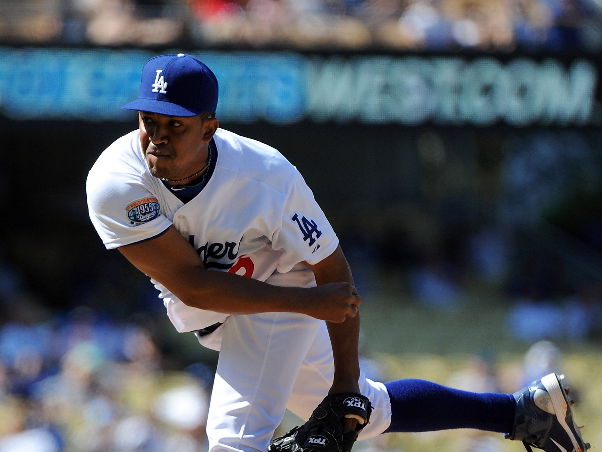 Former Dodgers pitcher dies after roof collapses at Dominican nightclub: reports