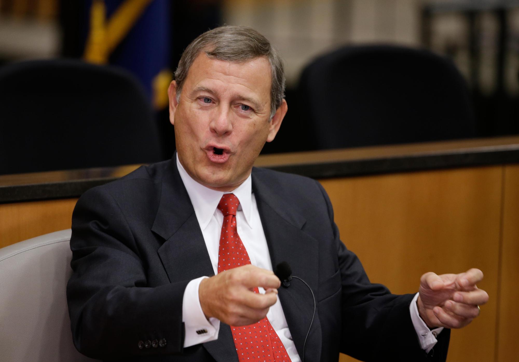 Justice Roberts pauses order to return of Maryland man mistakenly deported to El Salvador