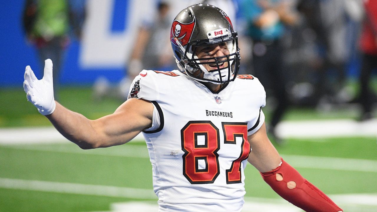 Rob Gronkowski Reveals How He Used to Fool the Bucs Into Thinking That He Worked Out at Home During the Pandemic