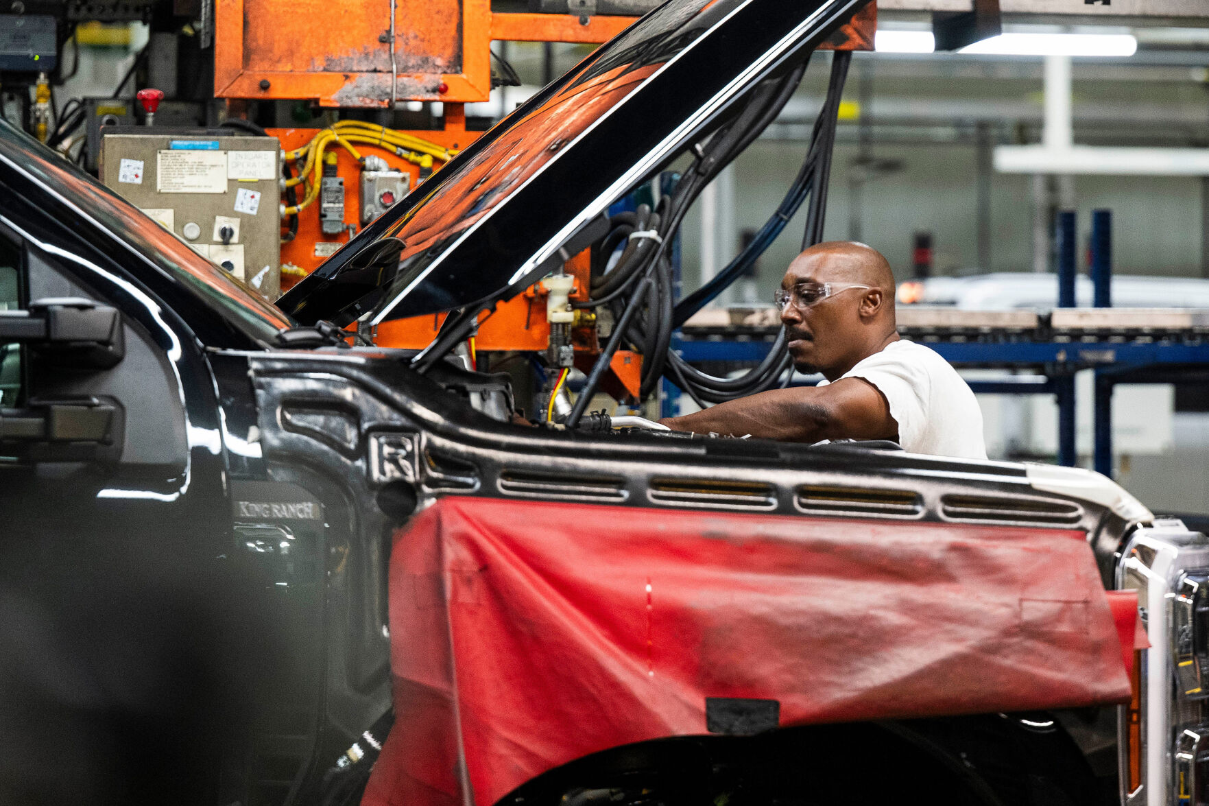 Ford suspends annual earnings guidance, predicts tariffs will eat into profits