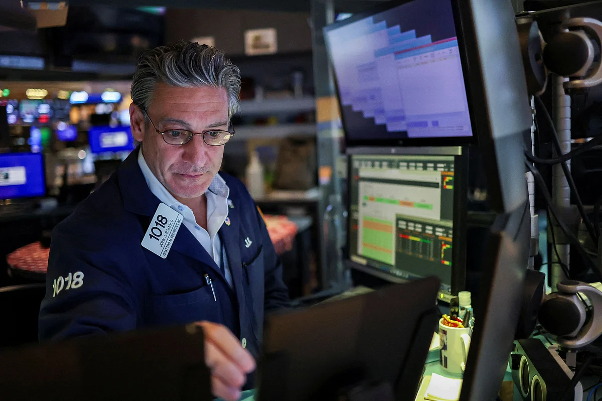 Tariff-Fogged Markets Leave Investors Flying Blind