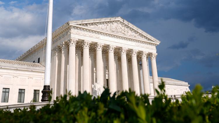 Supreme Court lets Trump end legal protections for over 500,000 immigrants from 4 countries