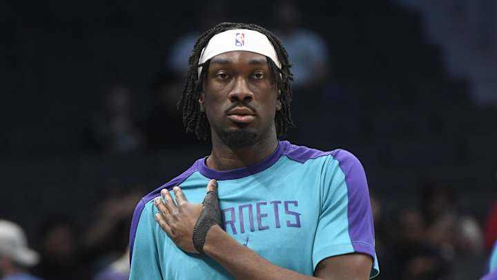 Mark Williams Has No Words After Suns-Hornets Trade