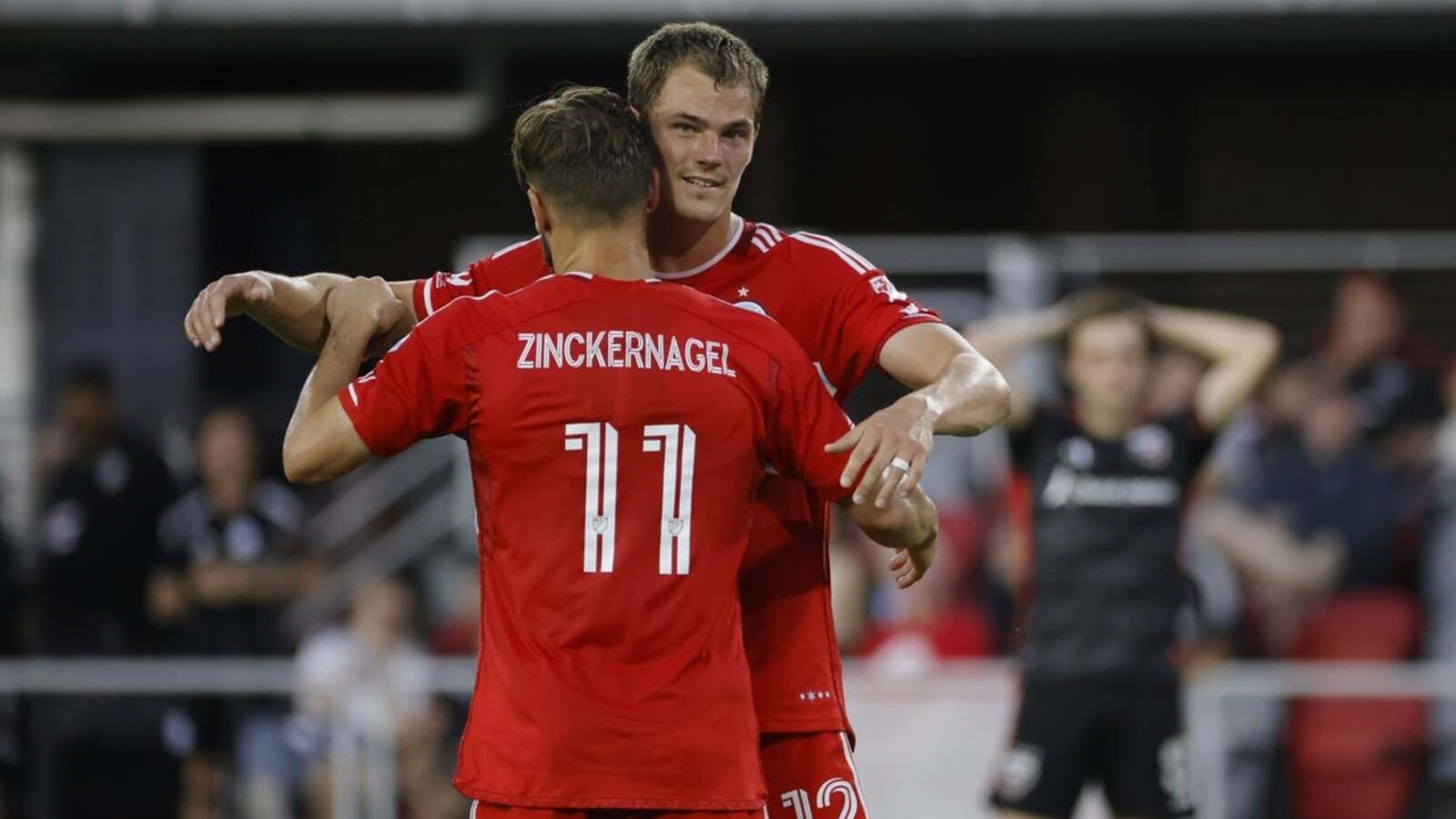 Tom Barlow (hat trick), Fire crush D.C. United 7-1