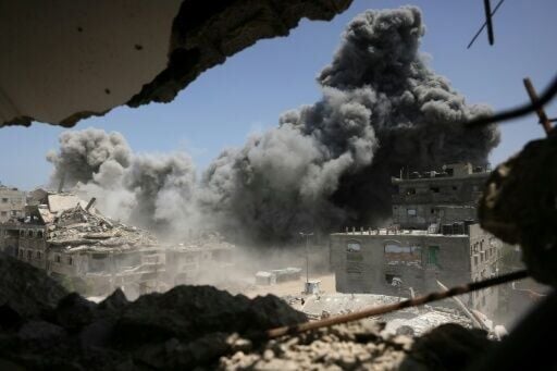 27 killed as Israeli army opens fire near Gaza aid point