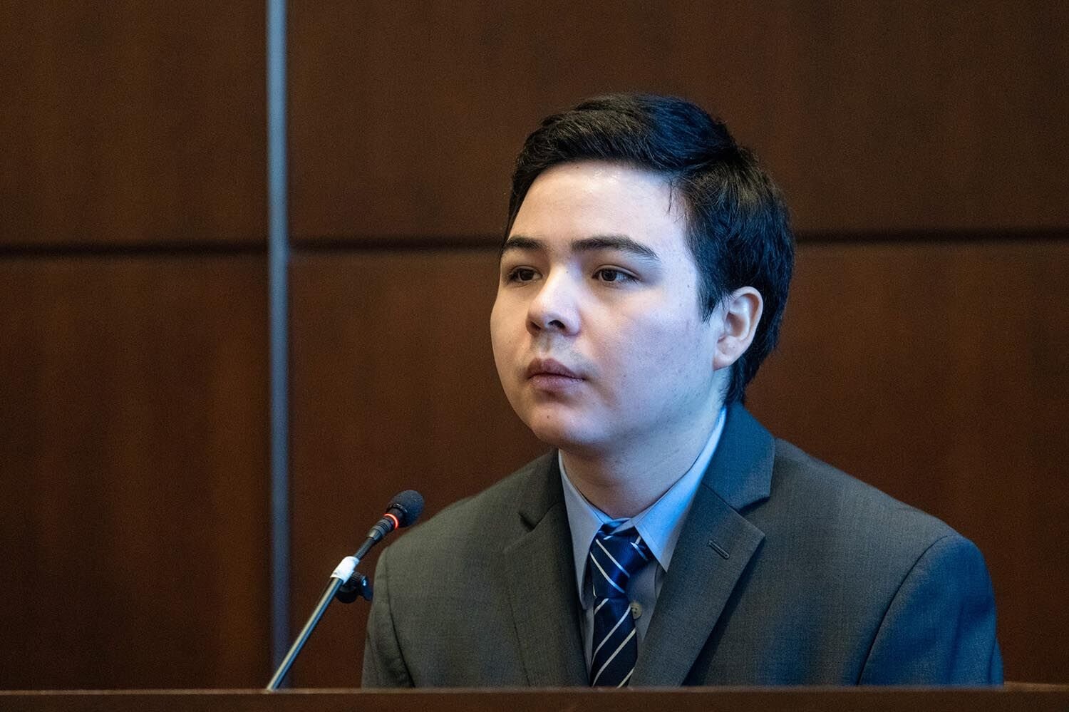  Dominguez’s testimony charts first symptoms of mental illness