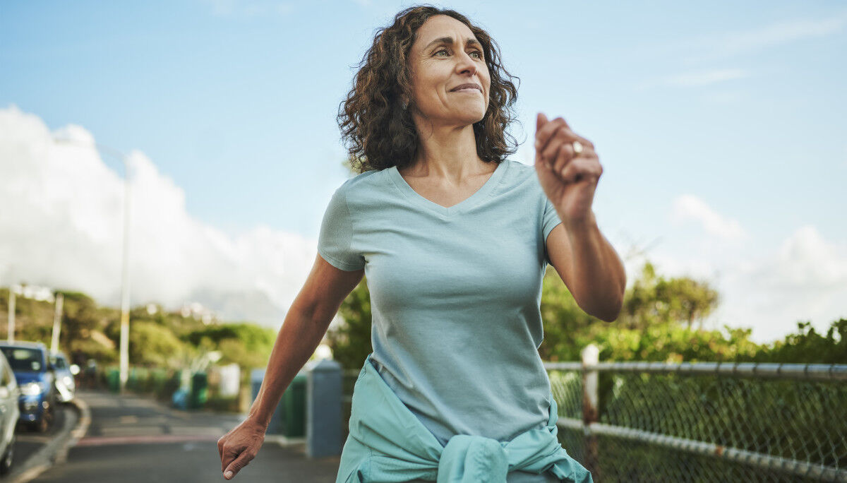 Exactly How Many Times a Week To Walk To Improve Your Heart Health, According to Cardiologists