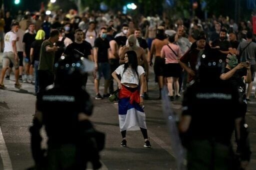 Thousands block roads in another night of Serbian protests