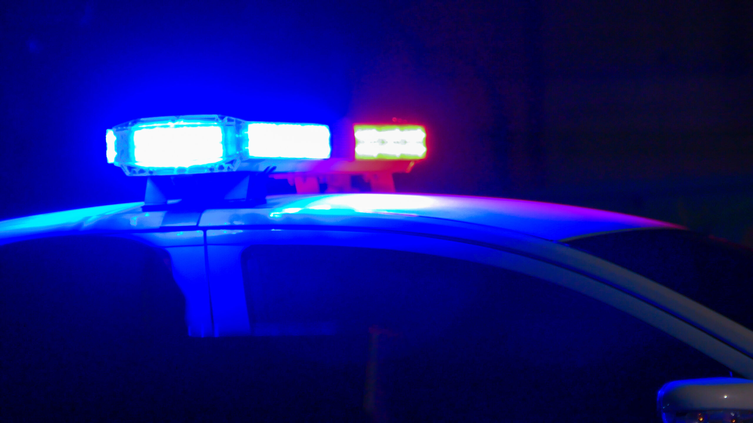 Armed suspects wanted after stealing car from man outside Delaware motel: Police