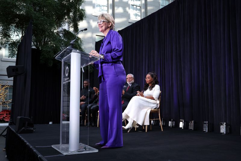 National Portrait Gallery head resigns two weeks after Trump called for her firing
