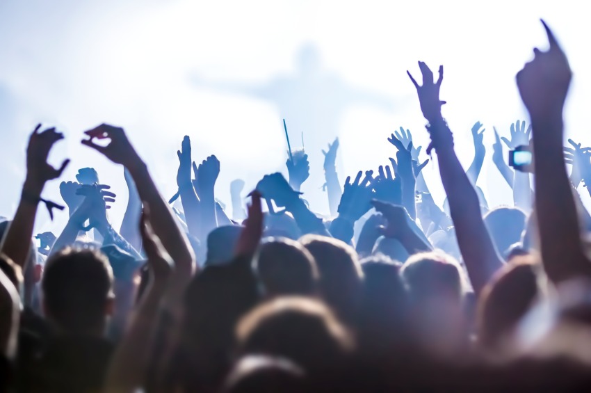 Growing Threat of Needle Spiking at Festivals: What You Need to Know This Summer