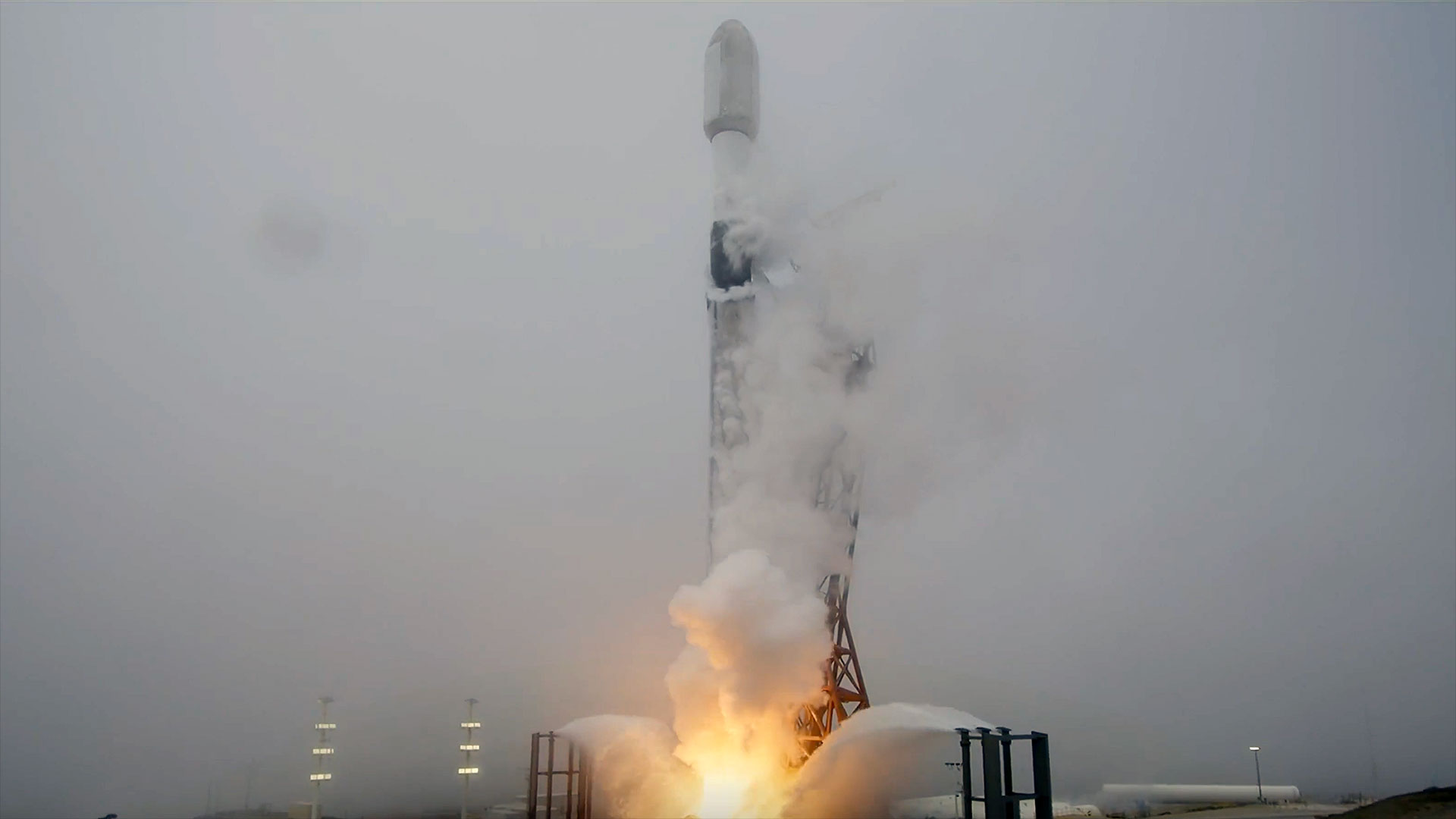  SpaceX adds 27 Starlink satellites to constellation after successful launch from California