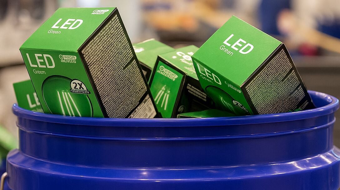 Lowe’s offers free green light bulbs