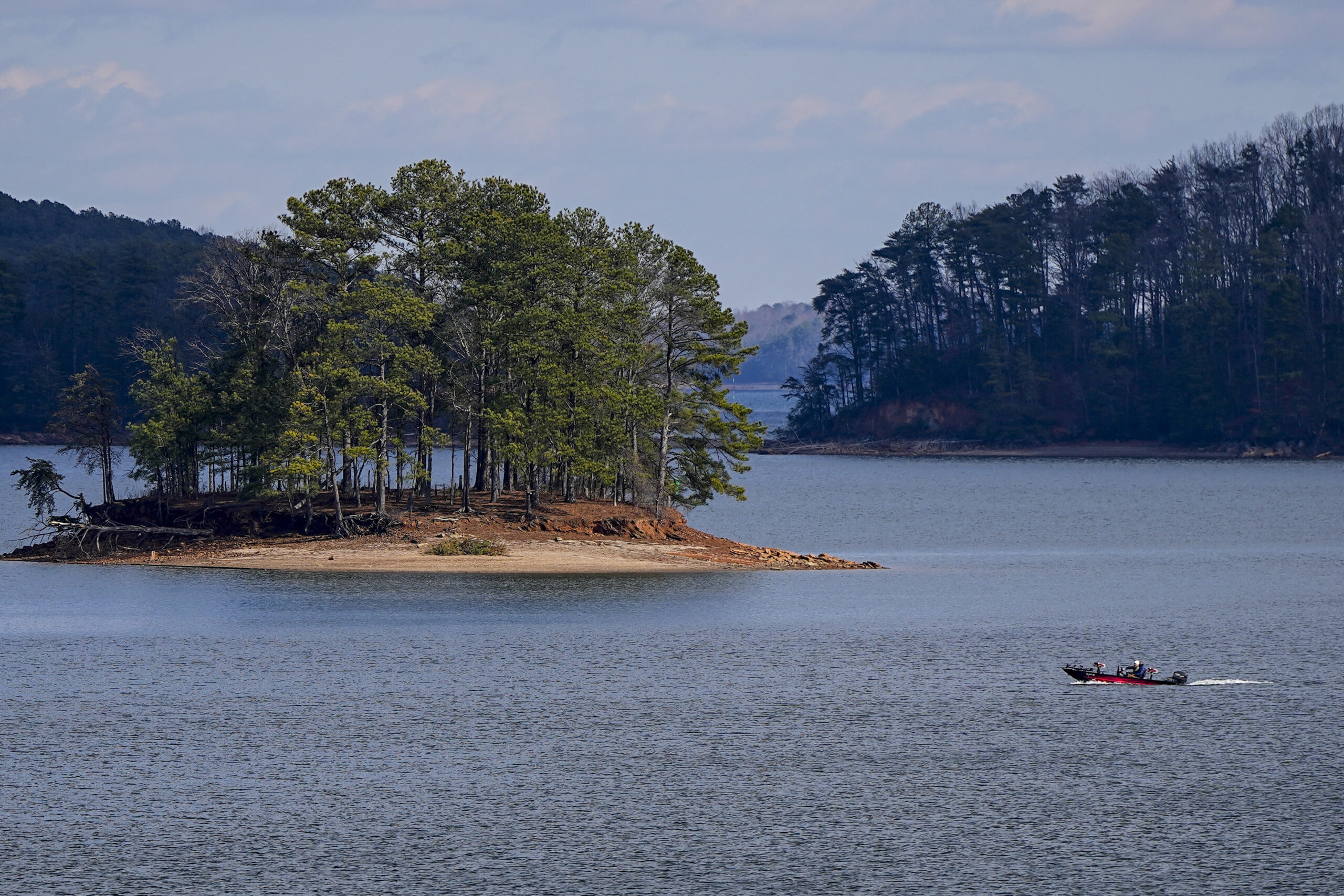 7 injured after Fourth of July boat explosion on Georgia’s cursed Lake Lanier