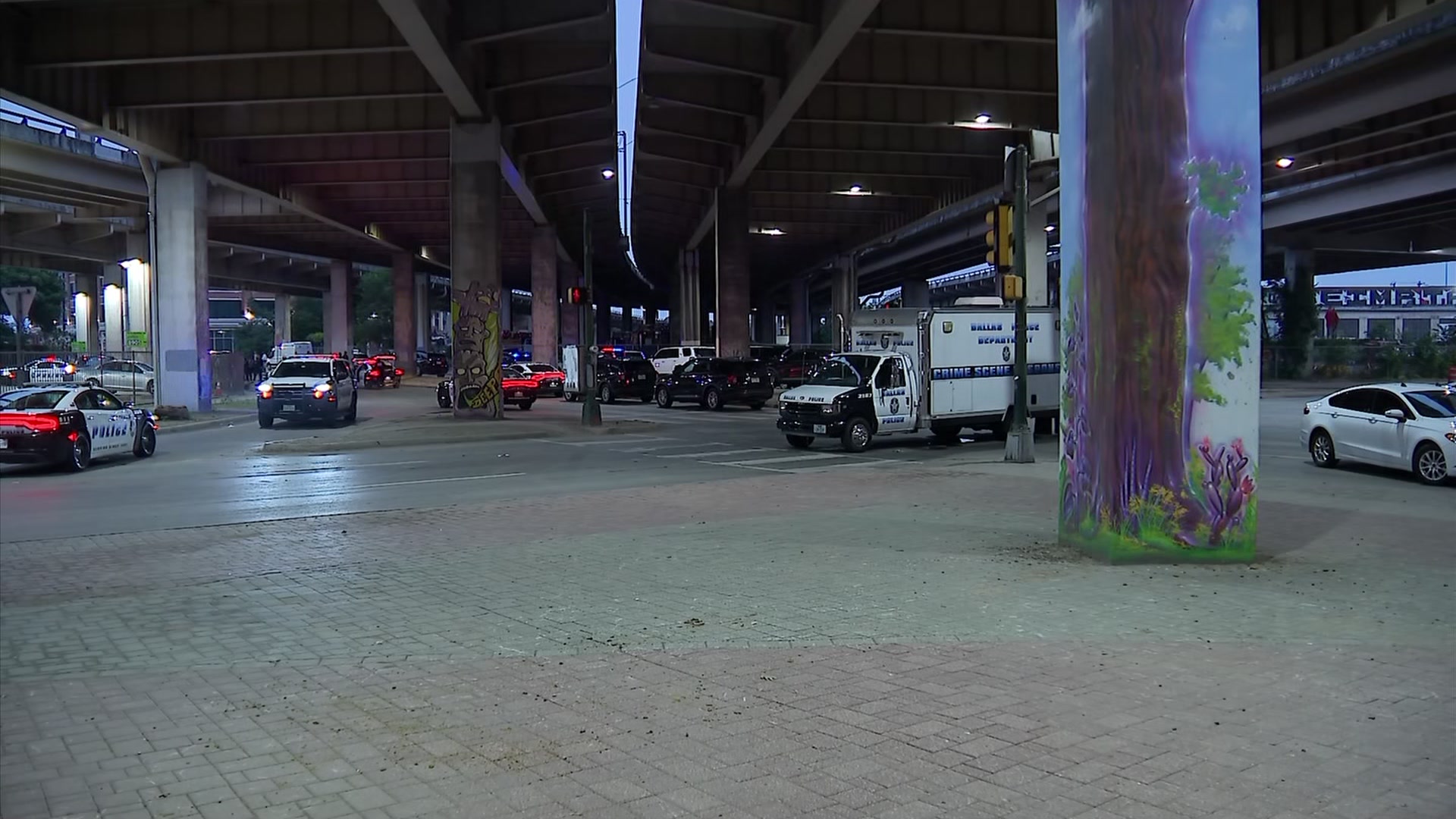One dead, multiple injured after shootings near Deep Ellum, one involving police