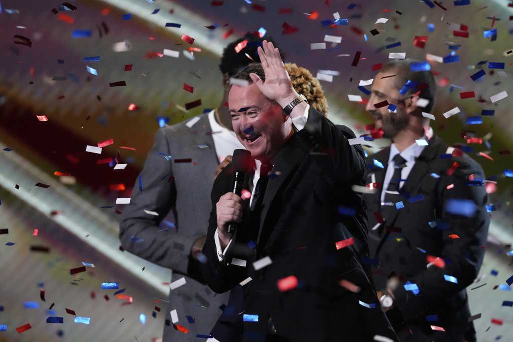Shai Gilgeous-Alexander and Simone Biles win top honors at ESPYS