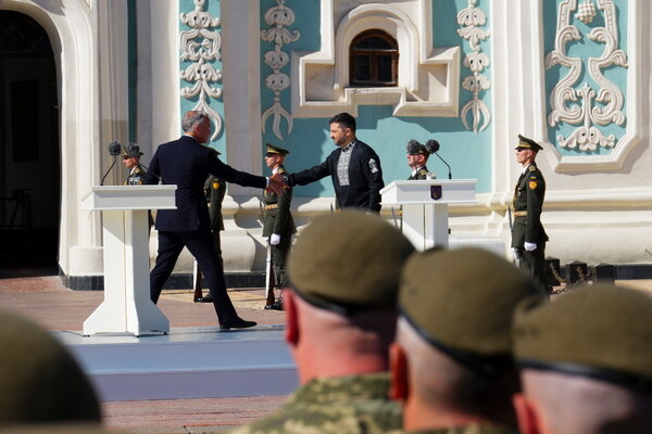 Zelensky Marks Ukraine’s Independence Day With Diplomacy in Kyiv and a Plea for Peace