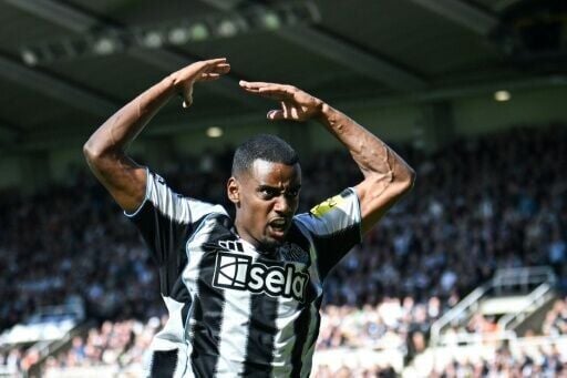 Newcastle host Liverpool amid Isak stand-off, Spurs test new-look Man City