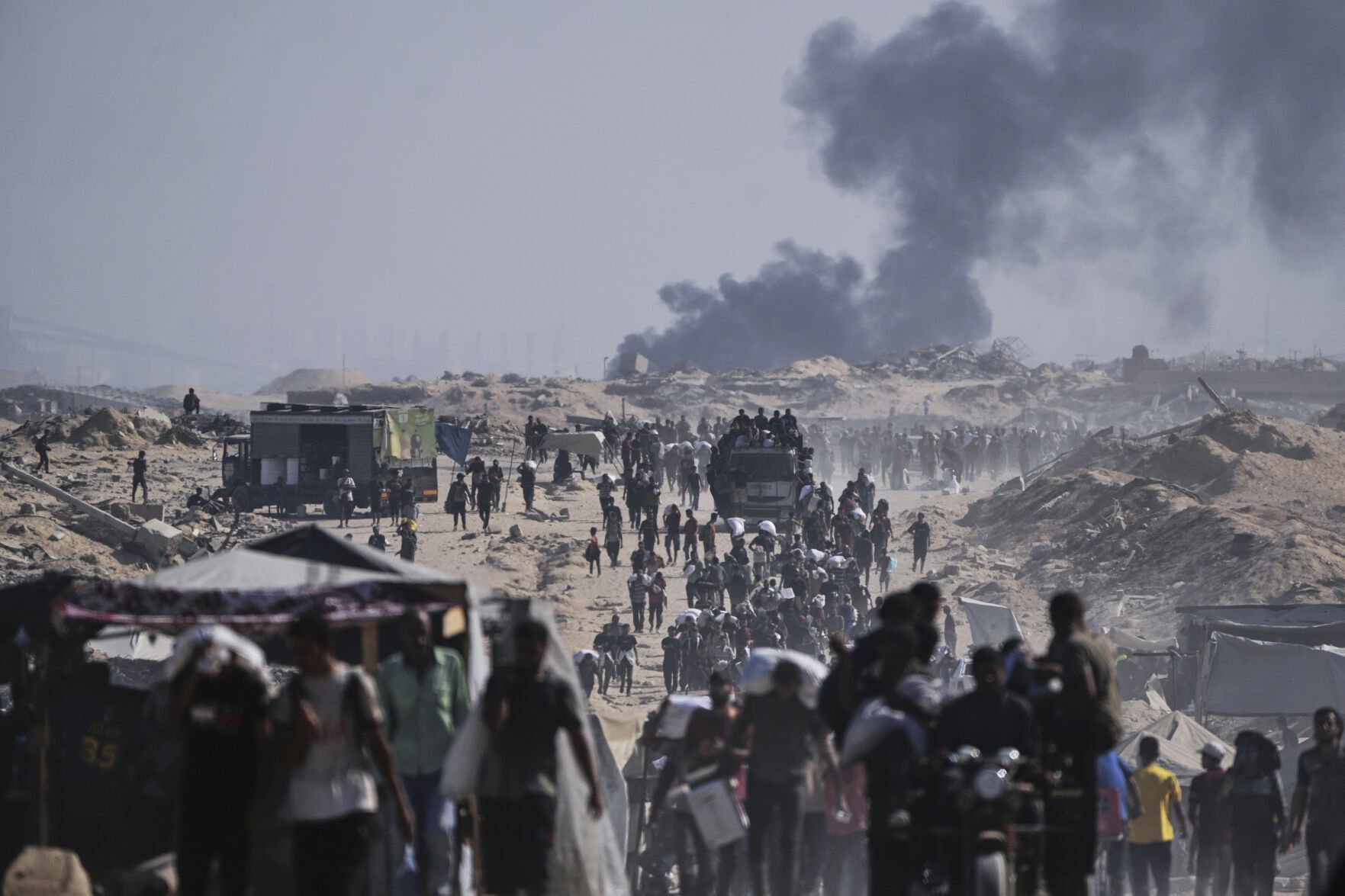 Israeli forces kill 4 more aid seekers as northern Gaza braces for looming offensive