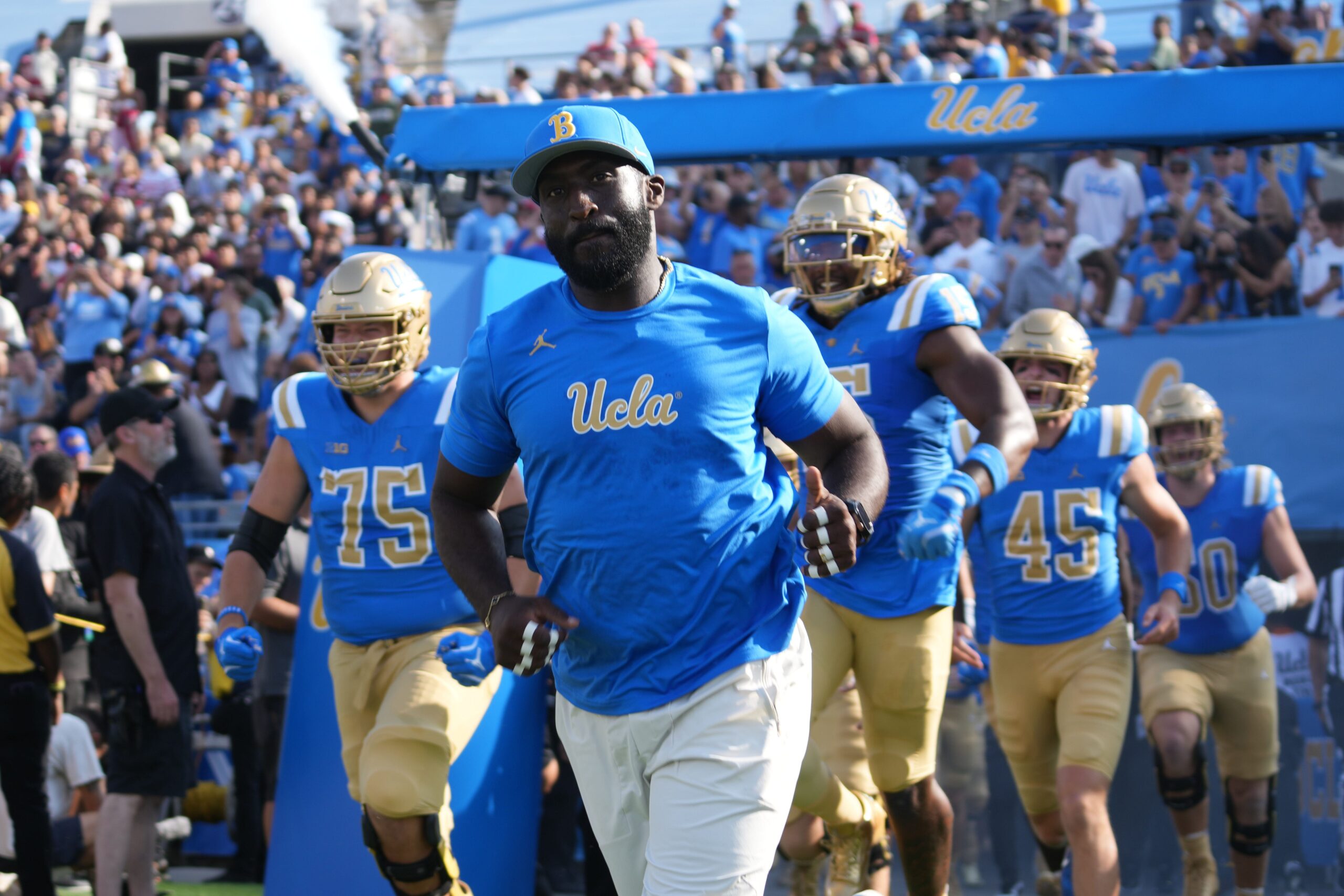 UCLA, Nico Iamaleava looking for college football success away from spotlight