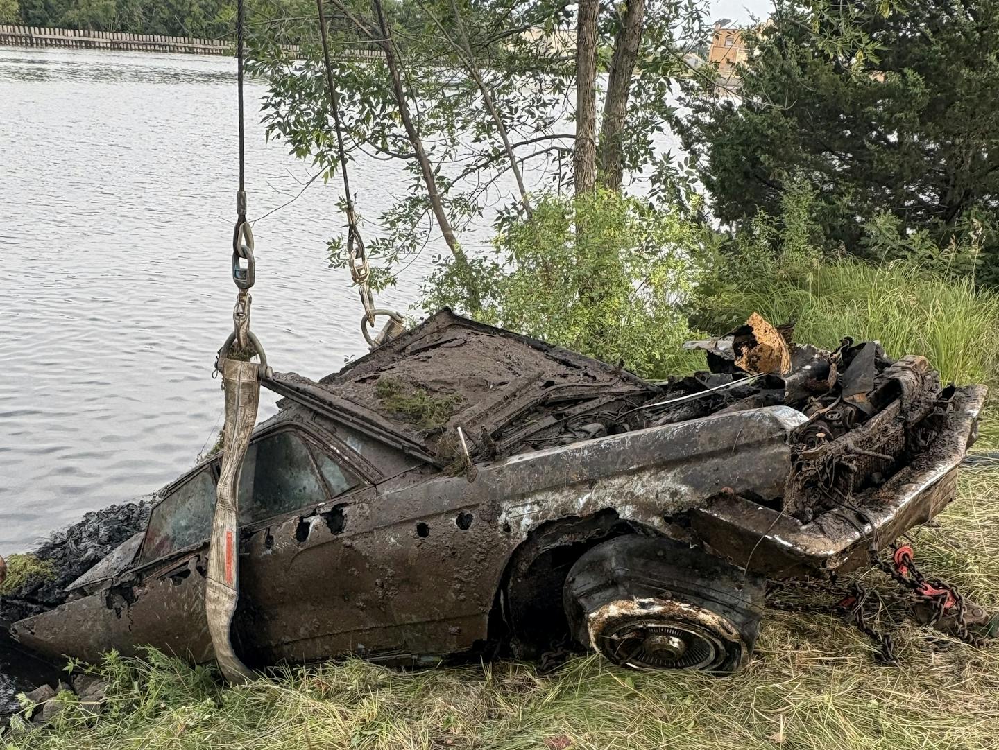 Opinion | A murder investigation, a boat launch and a pile of underwater cars