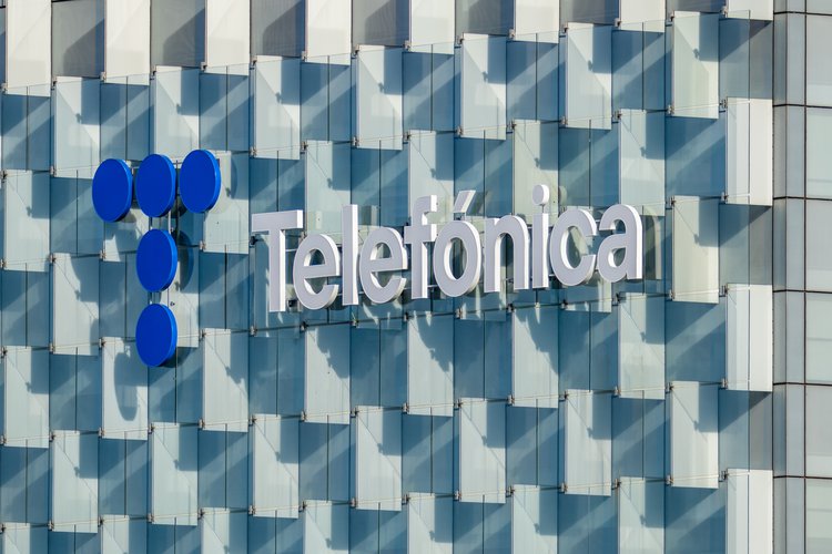 Telefónica mulls takeover of Vodafone Spain: report