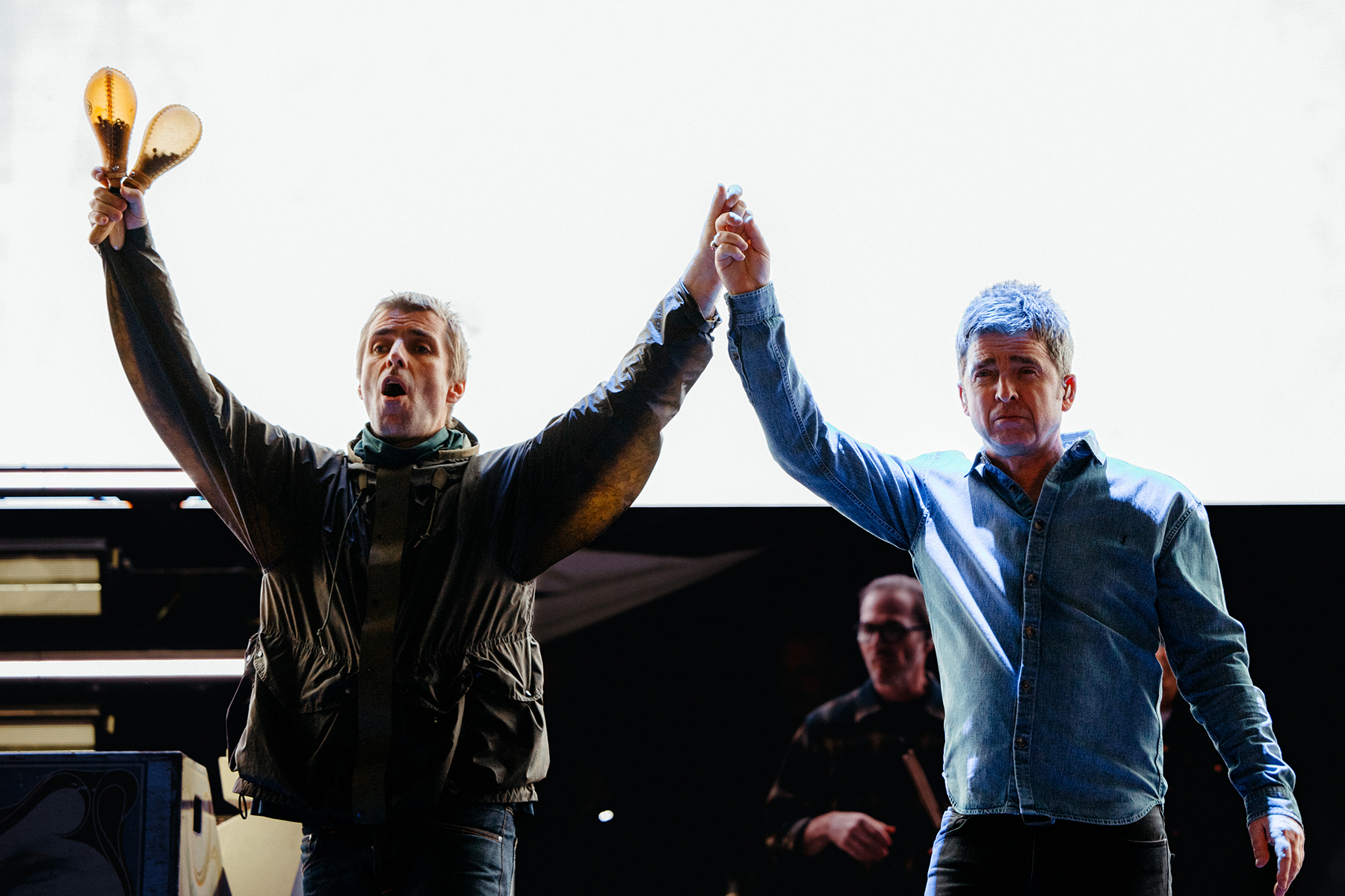 Oasis Blast Chicago Fans With Sonic Overload at First U.S. Reunion Show: ‘We Invented All This Madness’
