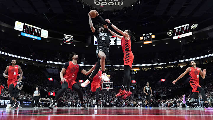 Former Blazers Standout Shockingly Remains Free Agent, And Insider Doesn’t Know Why