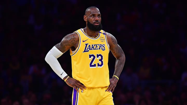 Lakers Notes: LeBron James Retirement Prediction, Insider Talks Giannis Trade Rumors, More