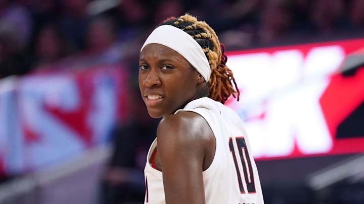 Dream Coach Defends Shocking Rhyne Howard Decision Amid Historic Game