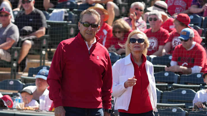 Angels Notes: Multiple Players to IL, Arte Moreno Slammed, $5.3M Gold Glover Linked to Halos