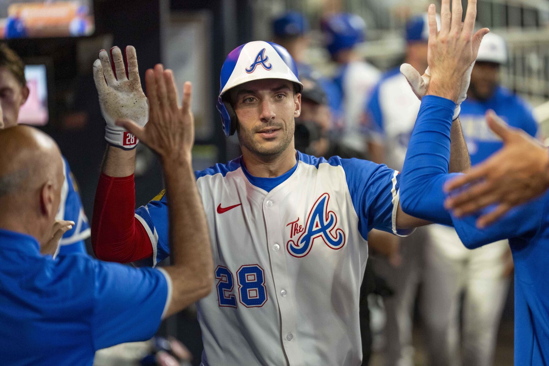 Rodríguez hits 2 homers, Raleigh gets his 52nd, and Mariners down Braves 10-2