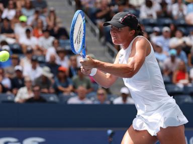 Naomi Osaka and Iga Swiatek roll into the quarterfinals at the US Open